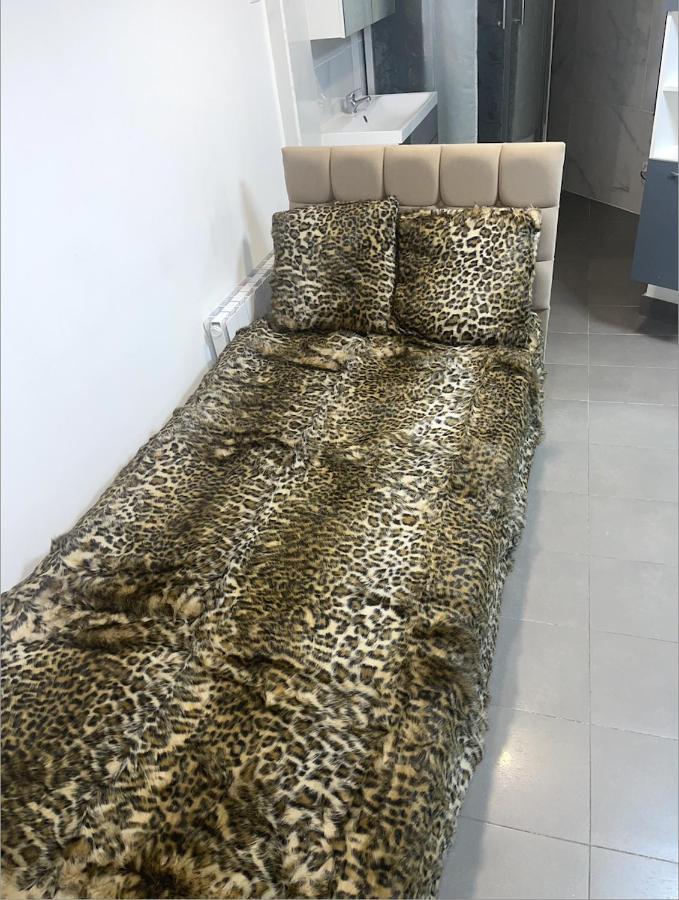 Jolie Appartement Avec 2 Chambres Partagees Paris Exterior foto
